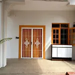 Myroom Georgetown, Off Jalan Burma, Gurney Drive