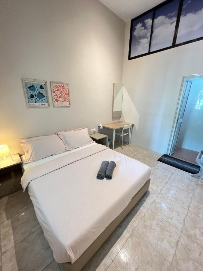 Myroom Georgetown, Off Jalan Burma, Gurney Drive