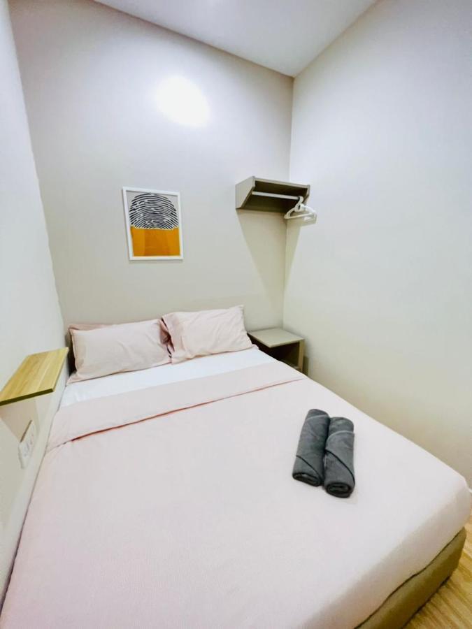 Myroom Georgetown, Off Jalan Burma, Gurney Drive *