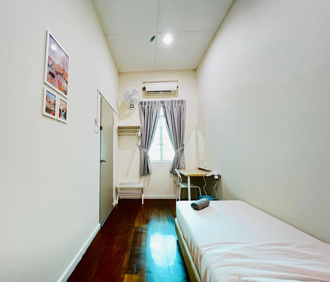 Homestay Myroom Georgetown, Off Jalan Burma, Gurney Drive *