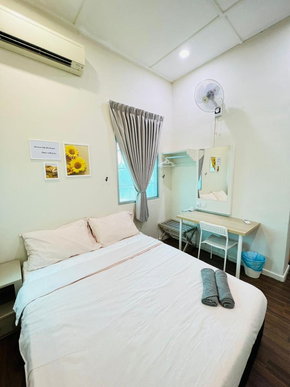 Myroom Georgetown, Off Jalan Burma, Gurney Drive George Town